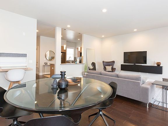 3rd image of 2095 Market St #3D