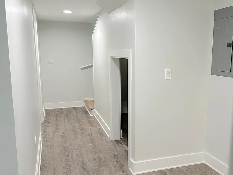 2440 W Iowa St #1F — Photo 24