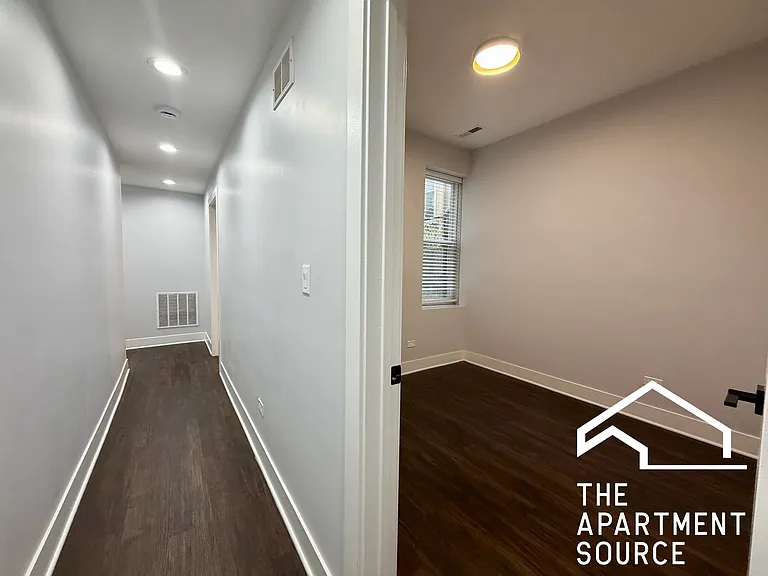 2159 W Wilson Ave #G — Photo 8