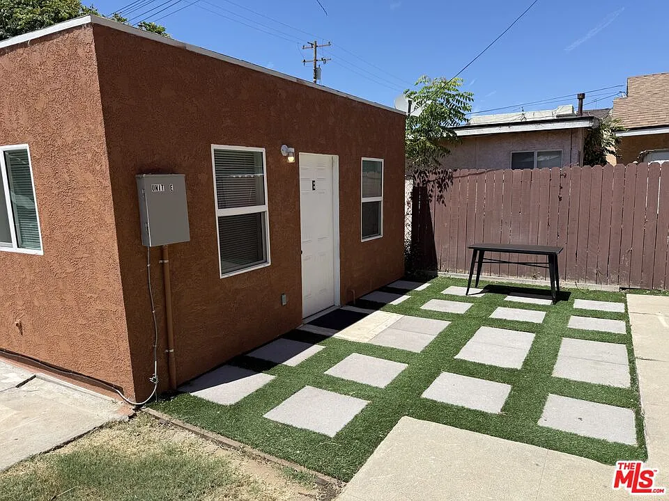 1 bed, 1.0 bath, 425 sqft, $1,995 — Photo 2