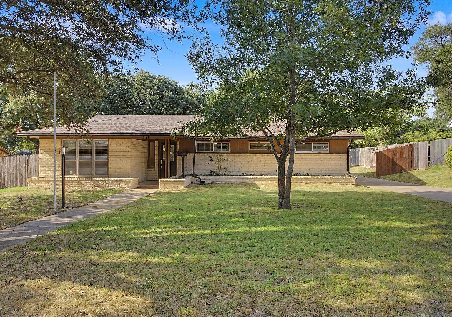 Perfect Blend Of Space, Updates, And Opportunity On A Quiet Street — Photo 3
