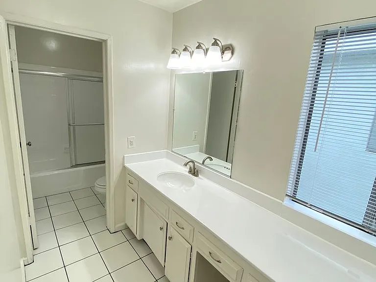3344 Mentone Ave — Photo 3