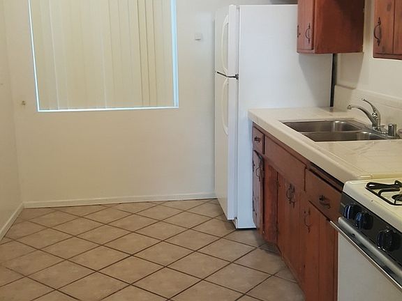 5th image of 4421 Rosebud Ln