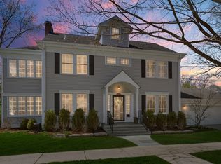 1046 Vine St, Winnetka, IL 60093