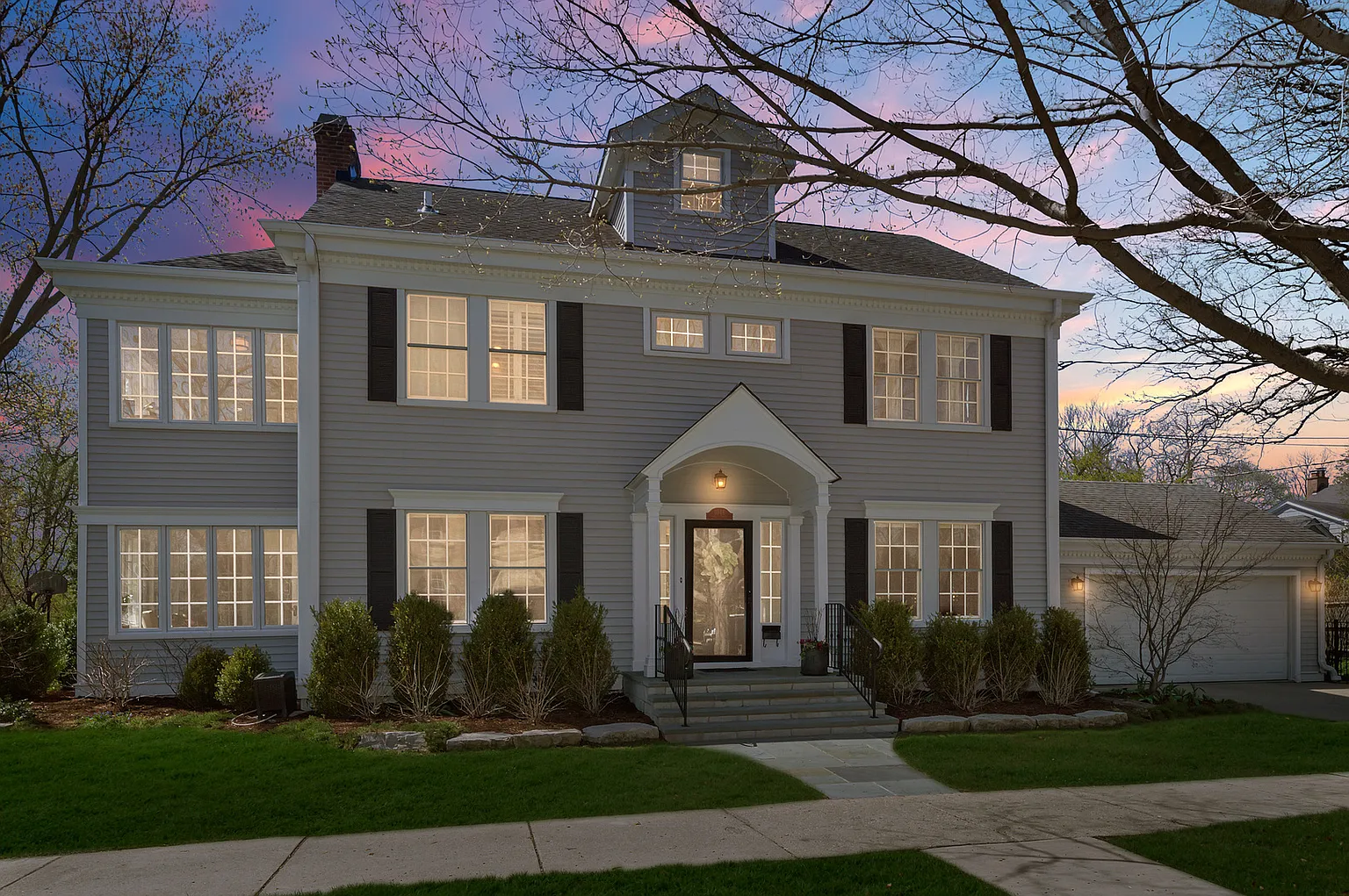 1046 Vine St photo 1
