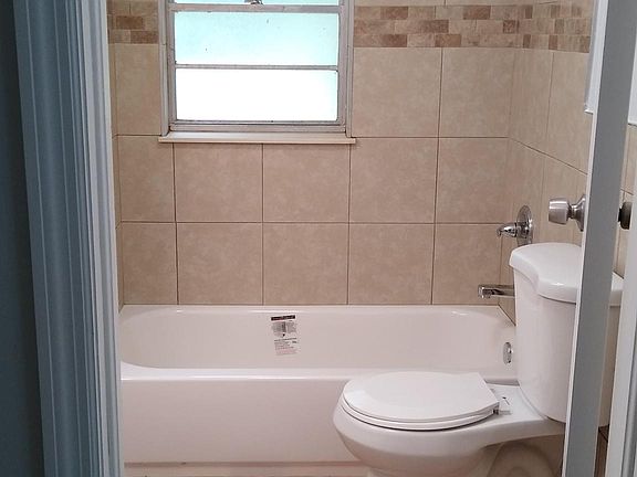 4th image of 2605 NE 12th Ct