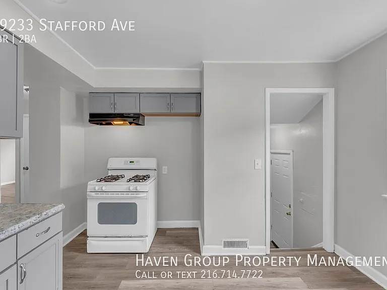 19233 Stafford Ave — Photo 6