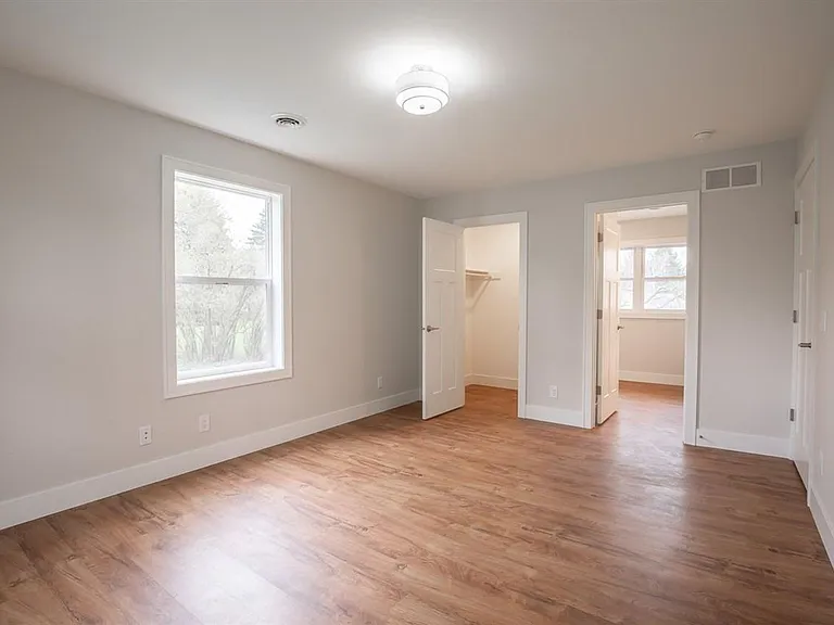 364 E Mac Arthur St — Photo 25