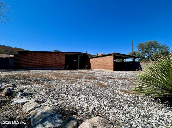 8724 E Lancaster Rd, Tucson, AZ 85715