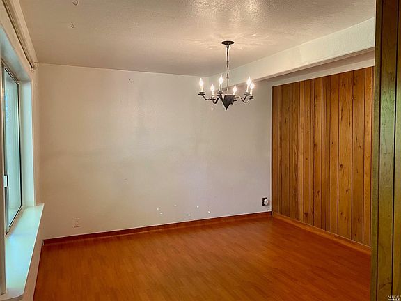 5th image of 1660 Alicante Ln