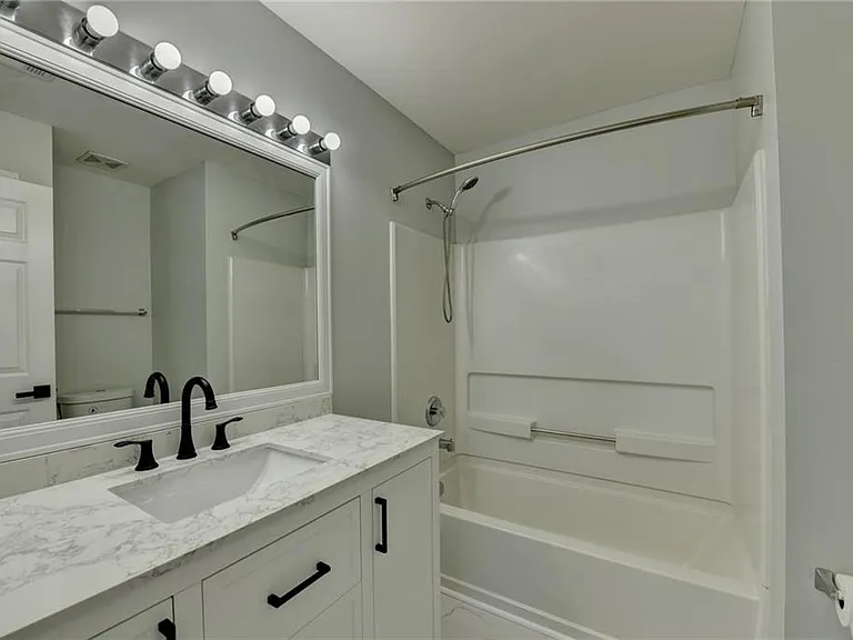 3977 Howell Park Rd — Photo 24