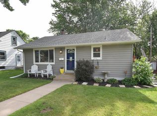 16 5th Ave NE, Osseo, MN 55369