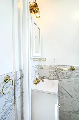 Rented by City Connections Realty | media 18