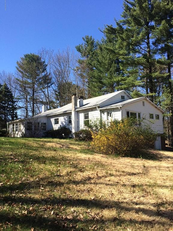 2293 Chipperfield Dr, East Stroudsburg, PA 18301 Zillow