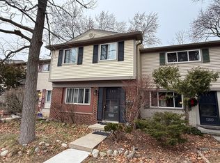 3266 Williamsburg Rd, Ann Arbor, MI 48108