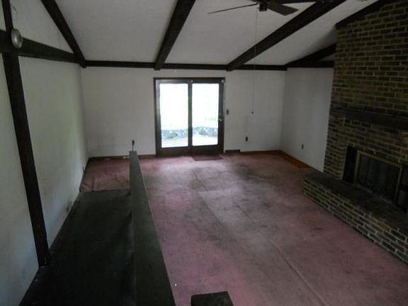 2nd image of 1421 Phillips Dr