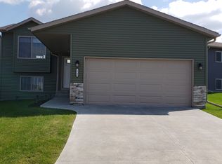 3948 Orchardview Ln NW, Rochester, MN 55901