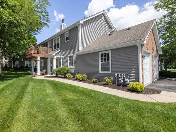 2071 Waverly Ln, Algonquin, IL 60102