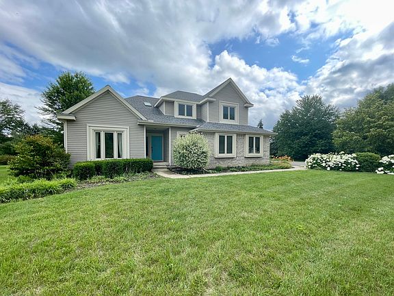2nd image of 8961 Starfield Ct