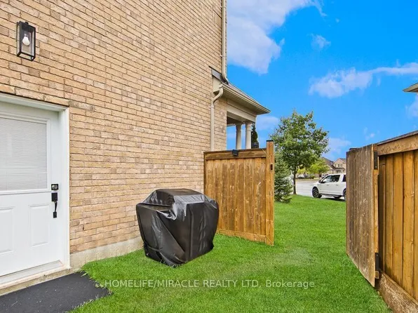 75 Jewelwing Ct, Bradford West Gwillimbury, ON L3Z 0N7