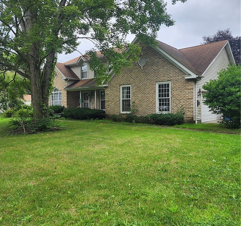 2nd image of 4804 Logan Arms Dr