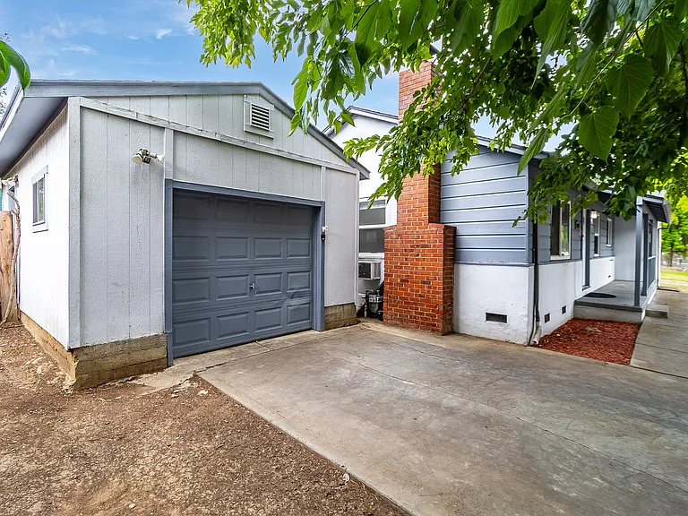 4060 Clayton Rd — Photo 32