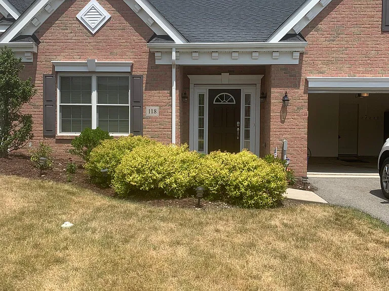 118 Steeplechase Ct — Photo 2