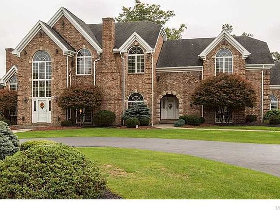 3rd image of 81 Rolling Woods Ln
