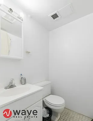 Rented by Wave Real Estate Group | media 17