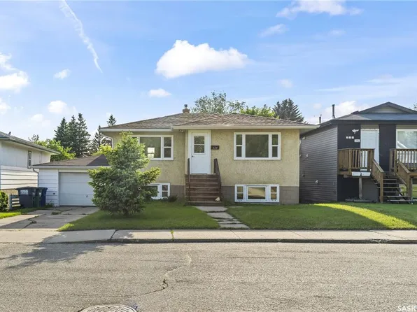 325 V AVENUE S, Saskatoon, SK S7M 3E4