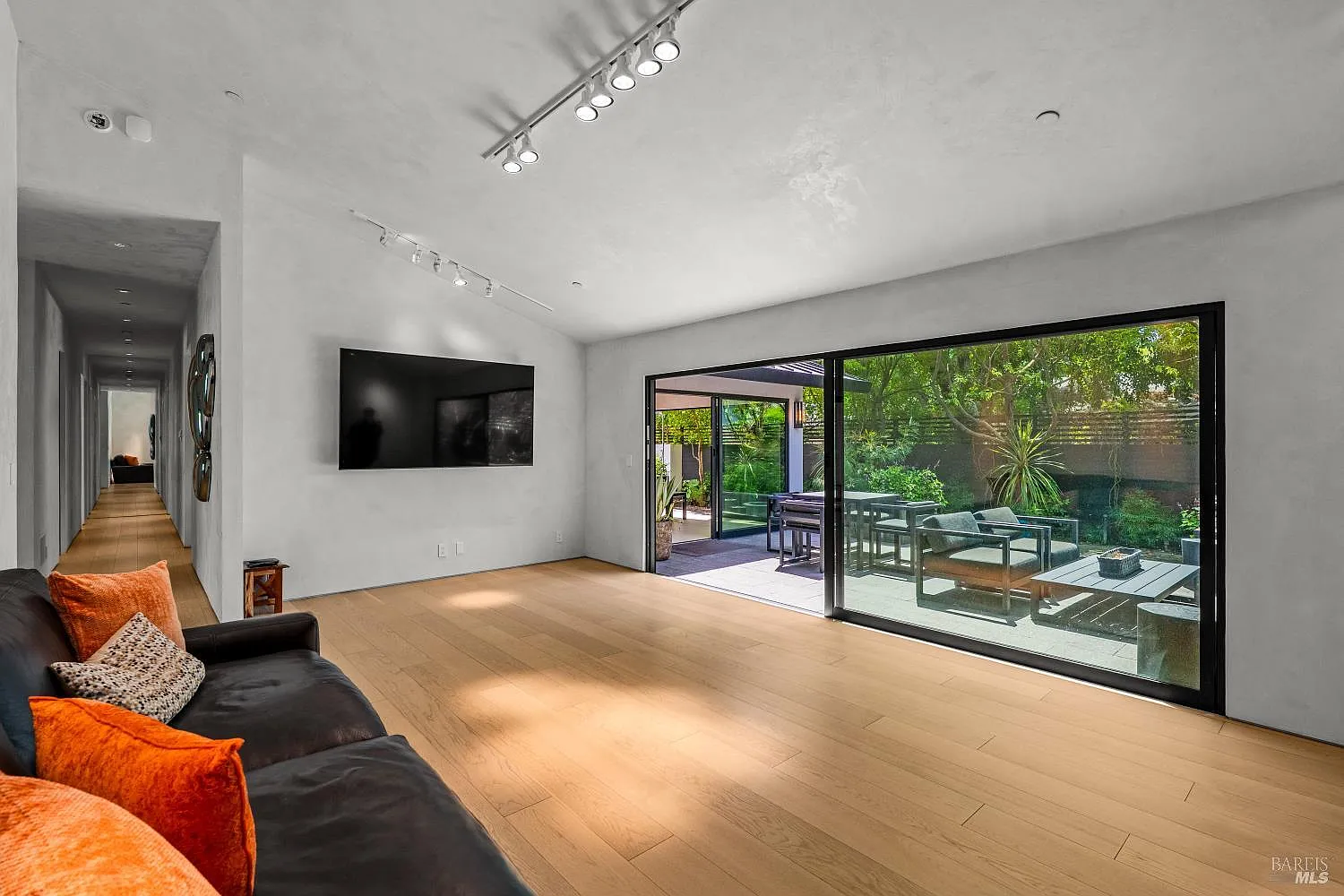 1885 Larkspur Street - Photo 12