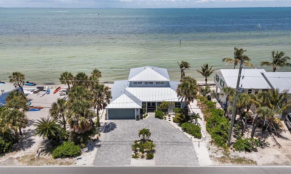 1st image of 402 S Bay Blvd