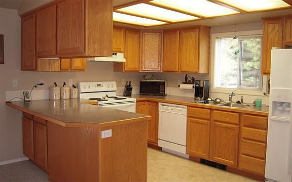 5th image of 301 Shoshone Ave