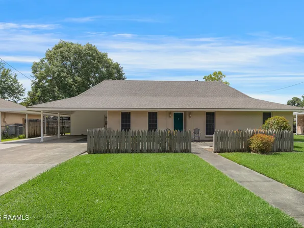 105 Woodcrest Dr, Lafayette, LA 70506