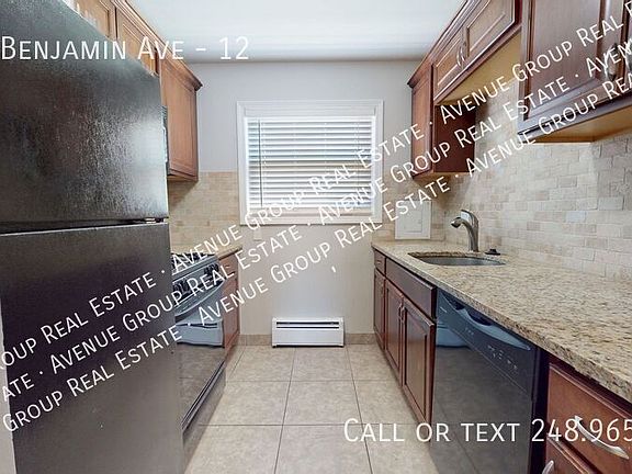 2nd image of 3219 Benjamin Ave #12