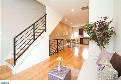 3rd image of 2236 Kimball St