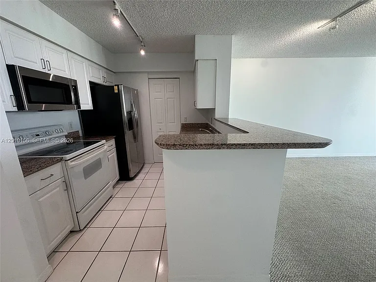 1155 Brickell Bay Dr #3007 — Photo 7