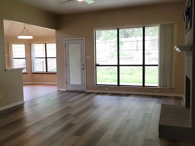 1104 Lambrusco Dr — Photo 4