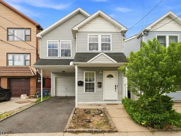 224 Pine St #2, Elizabeth City, NJ 07206