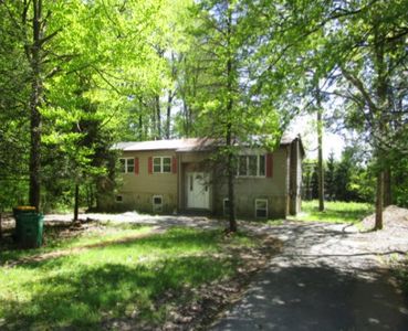 1 Old Post Rd, Tobyhanna, PA, 18466