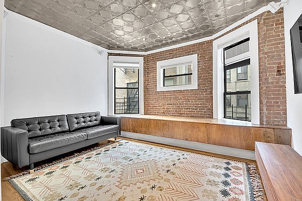 1st image of 5 W 107th St APT 3B