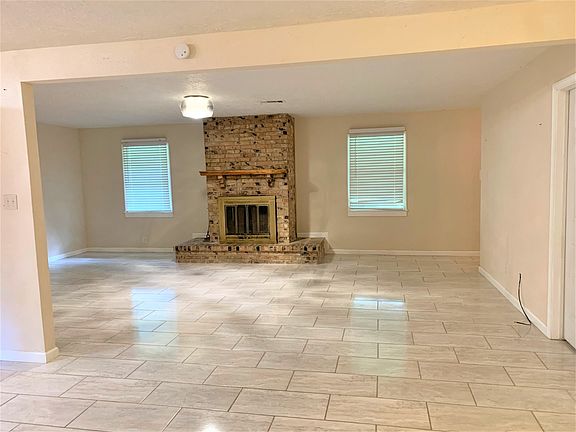 3rd image of 13355 Wayside Dr
