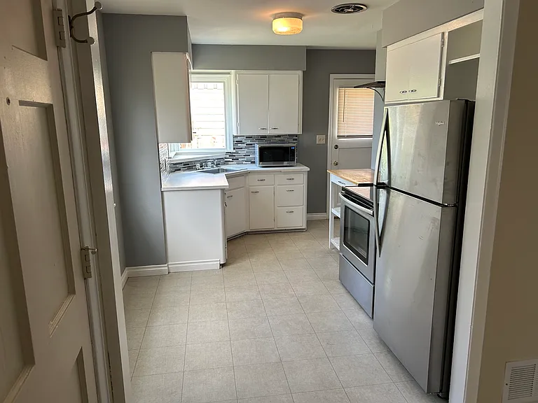 3320 E Congress Ave — Photo 12