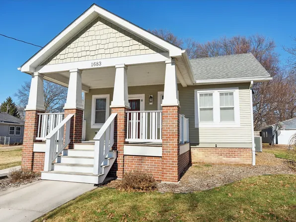 1683 Northwest Dr, Des Moines, IA 50310