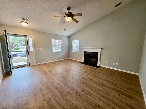 4th image of 1324 Bishop Pine Dr