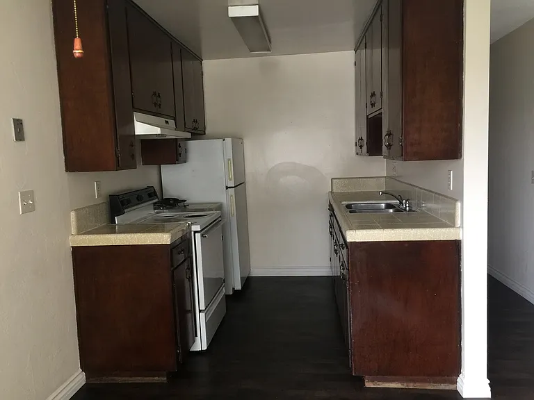 276 I St — Photo 2