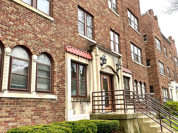 2nd image of 4468 N Oakland Ave APT 22