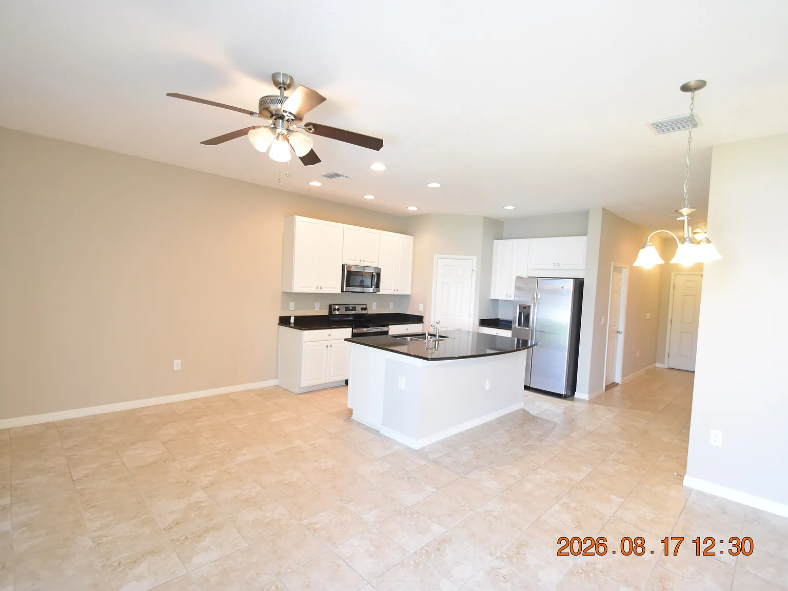 3 bed, 2.5 bath, 1400 sqft, $1,900 — Photo 3