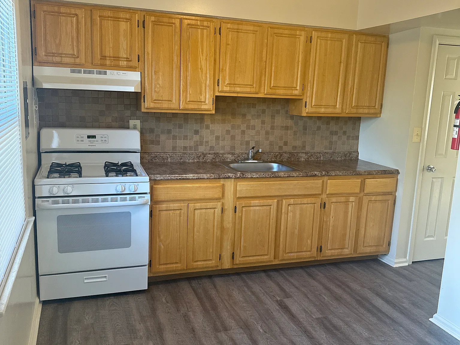 2 bed, 850 sqft, $1,349 — Photo 4
