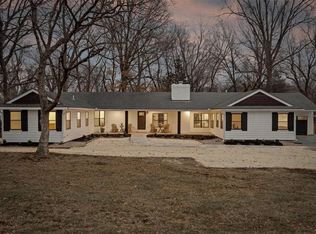 6521 Mission Rd, Mission Hills, KS 66208